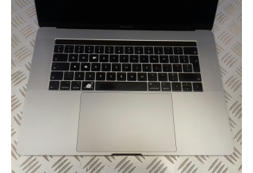 Apple MacBook Pro 15" Touchbar B grade