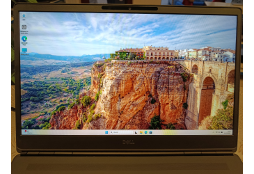 Dell Precision 7760 - SLEVA