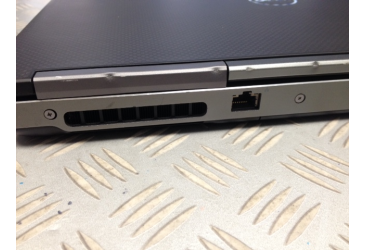 Dell Precision 7520 sleva