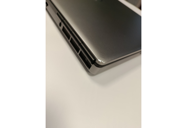 Dell Precision 7760 - SLEVA